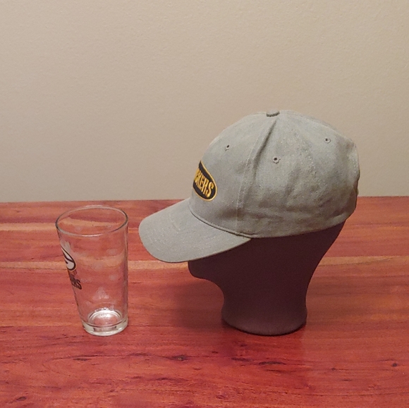 Green Bay Packers Drink Glass and Cap. - Picture 8 of 11